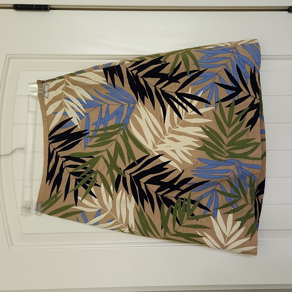 Lined Cotton Skirt with Leaf Pattern Applique